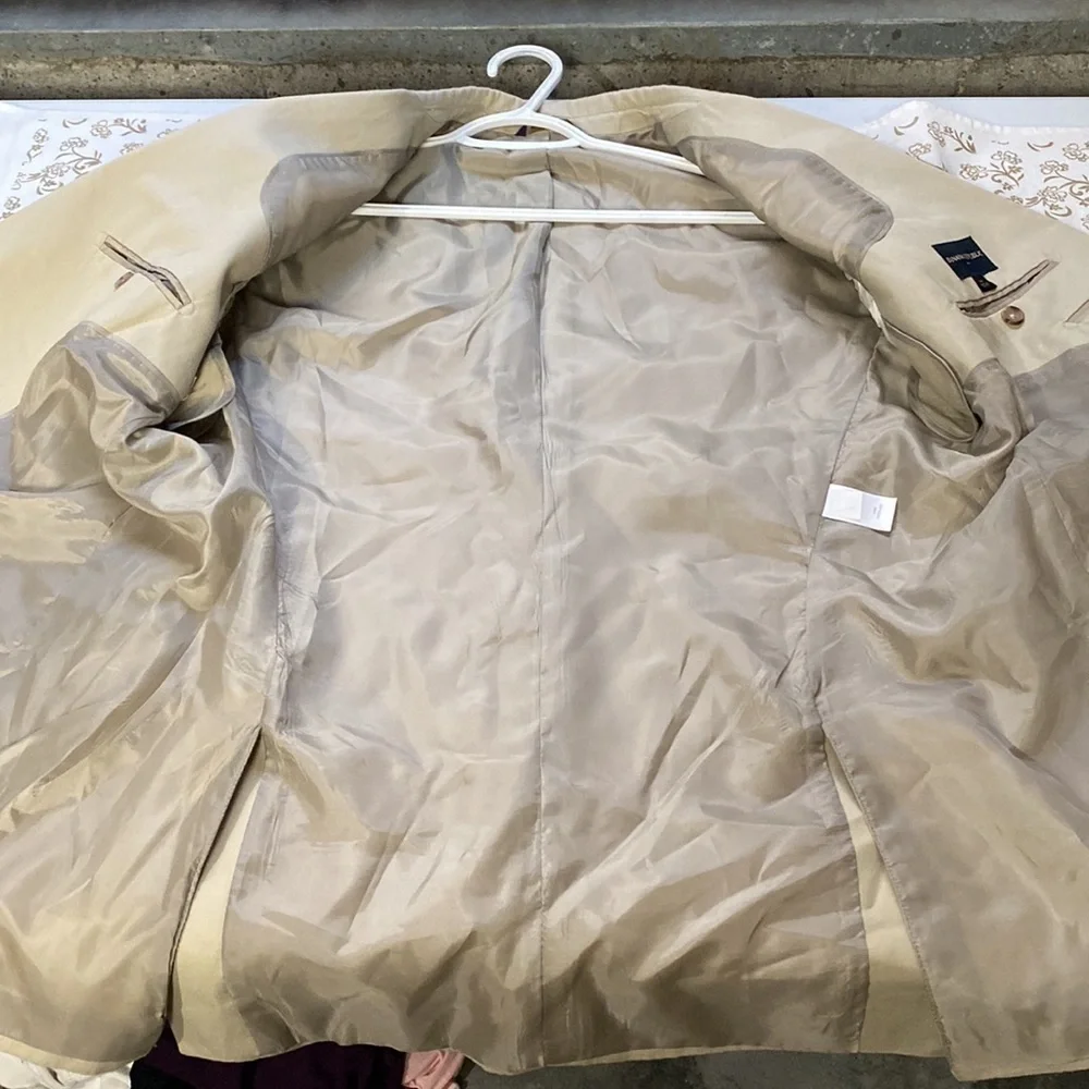 Banana Republic  khakis blazer made in Egypt size 42R